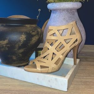 Fergalicious Nude Heel